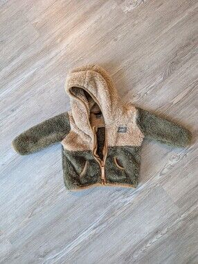 Reversible Sherpa Hoodie Jacket in Olive & Beige